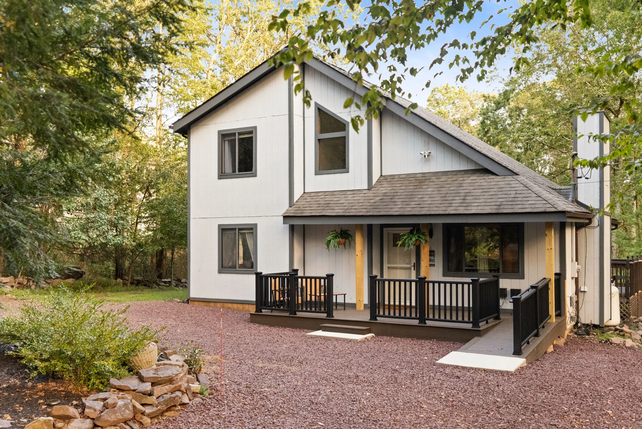 Exterior of the house, 8 of 18