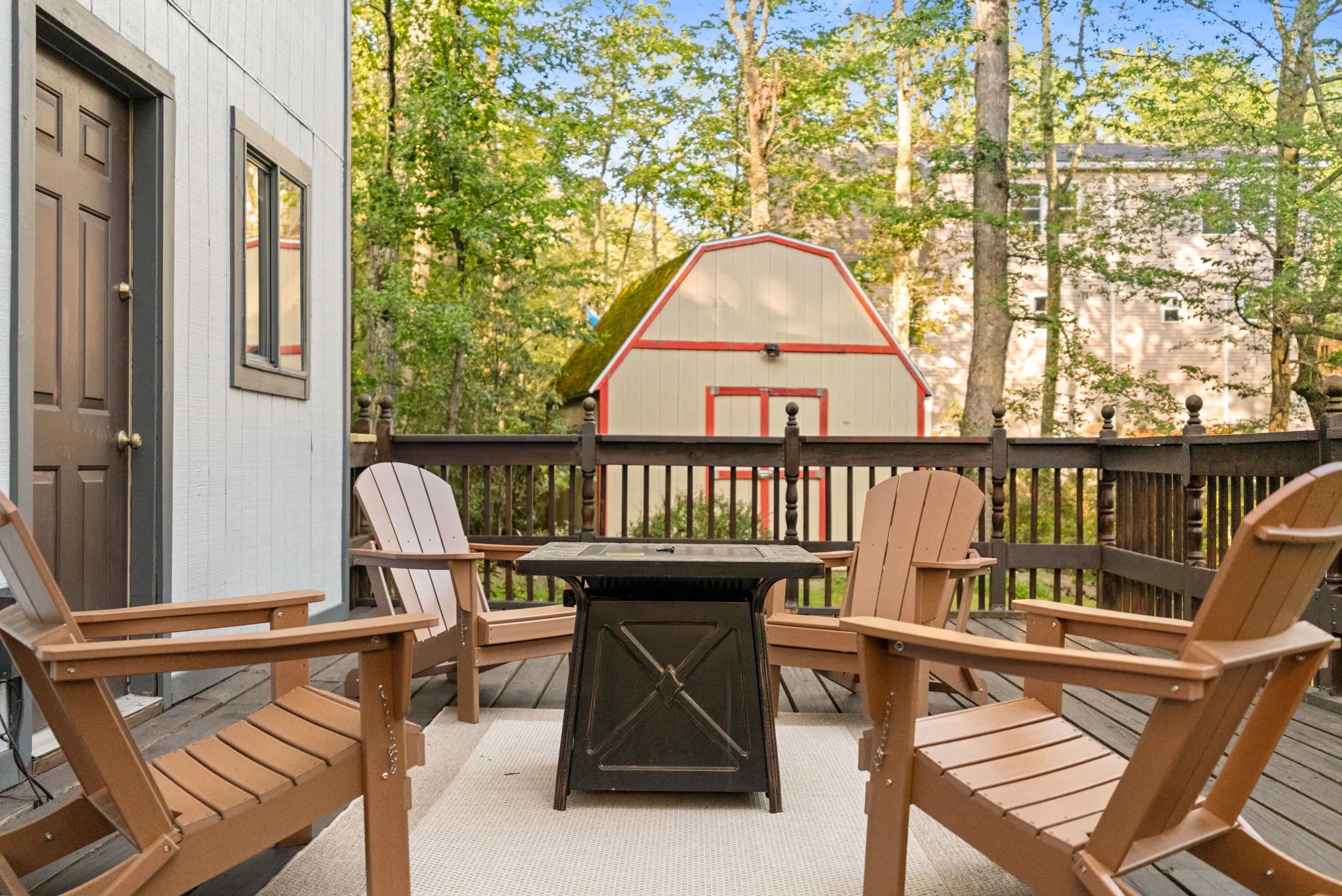 Deck and wooded yard, 5 of 19