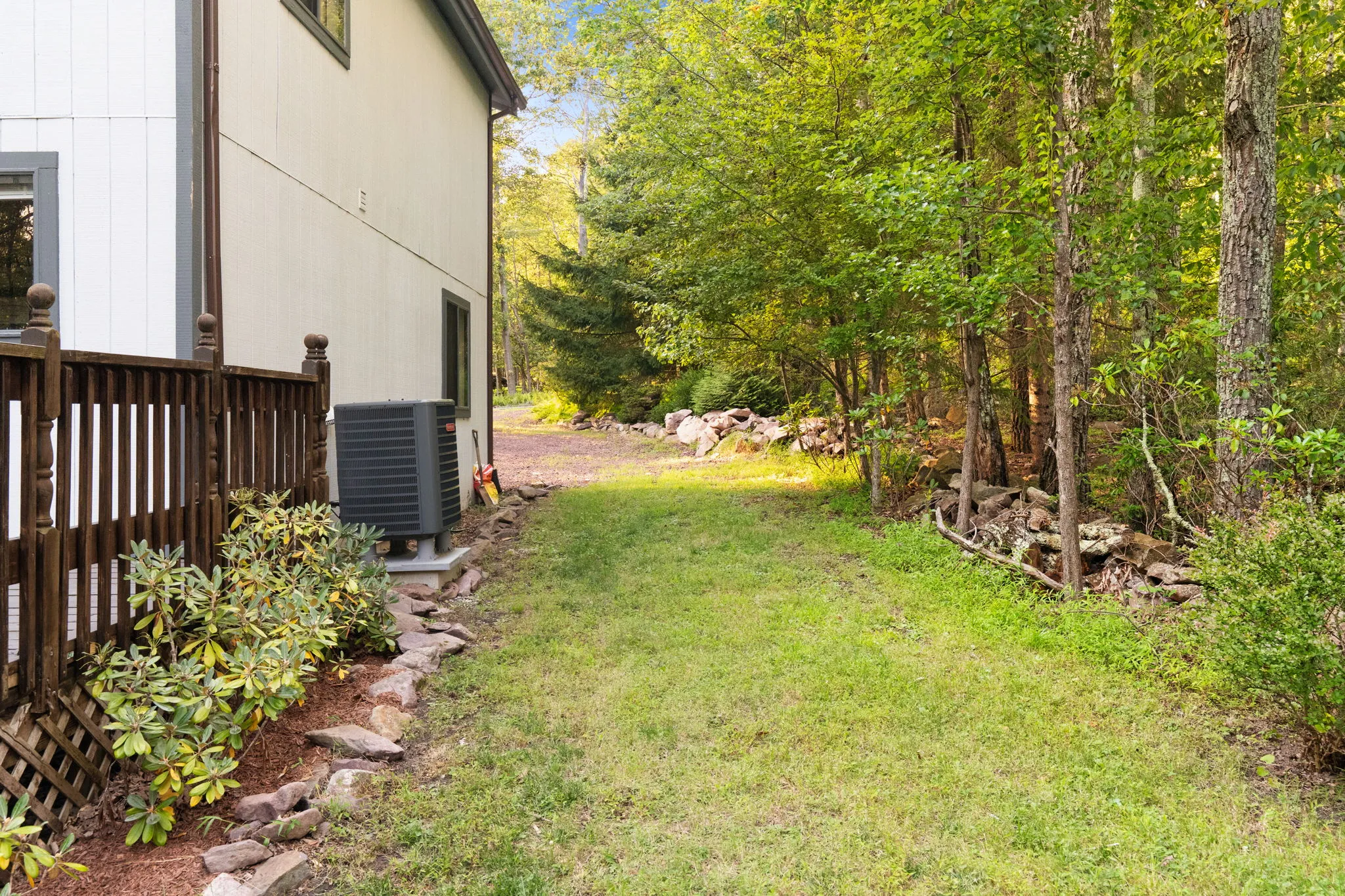 Deck and wooded yard, 18 of 19